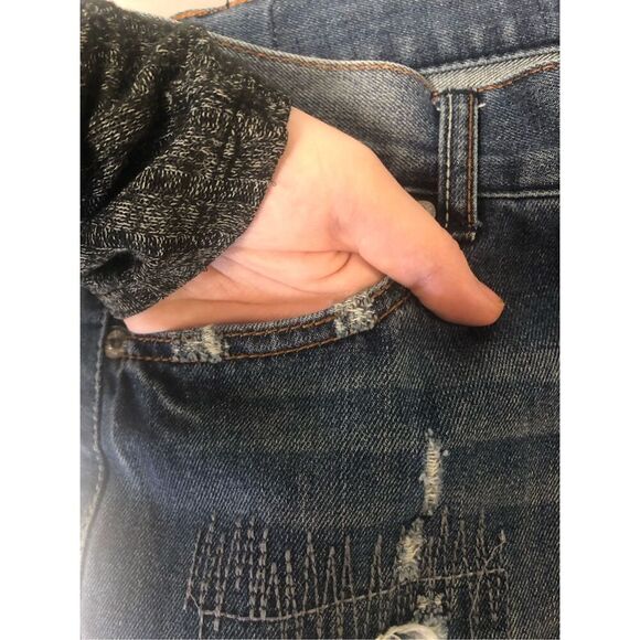 Premiere by Rue 21 Women’s Blue Ripped Styled High-Rise Mom Jeans Size 7/8 NWT - Picture 3 of 8